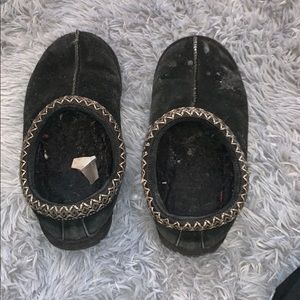 ugg’s black slippers